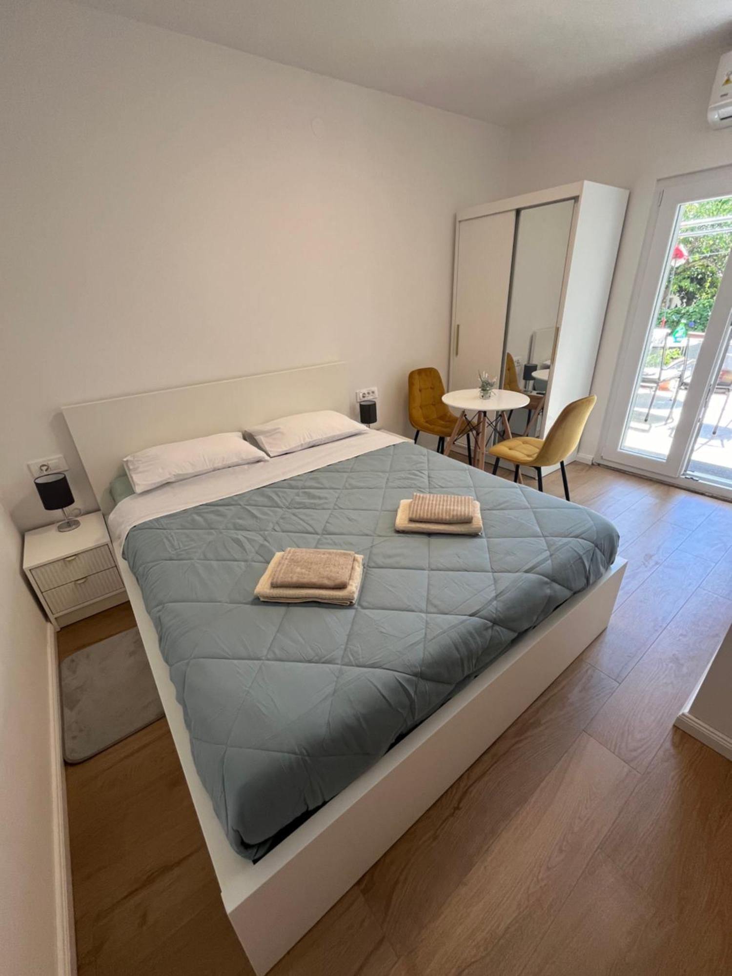 Apartment Oasis For Two, 30 Meters From Sea